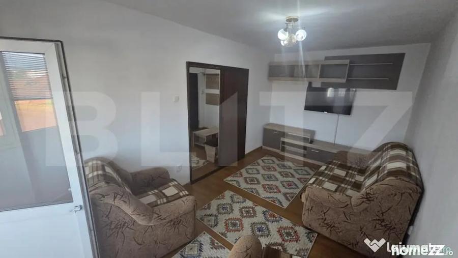 Apartament cu 2 camere decomandat în Industrială