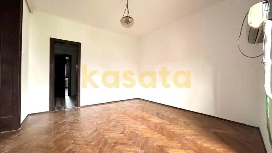 Apartament cu 4 camere circular în Banu Manta
