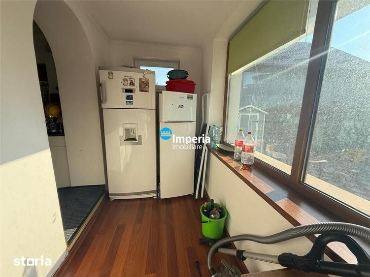 Casă cu 6 camere cu Teren 1330 Mp în Victoria