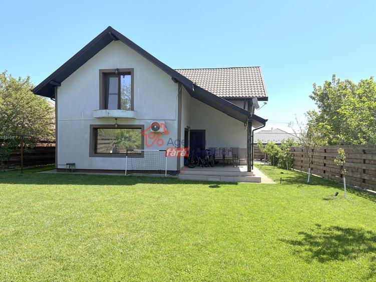 Casă individuală cu 3 camere cu Canalizare în Holboca