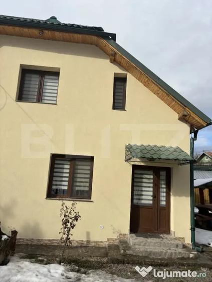 Casă cu 3 camere cu Teren 1300 Mp în Central