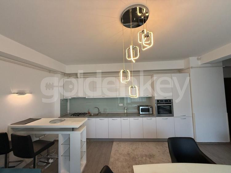 Apartament cu 2 camere decomandat, mobilat în Central