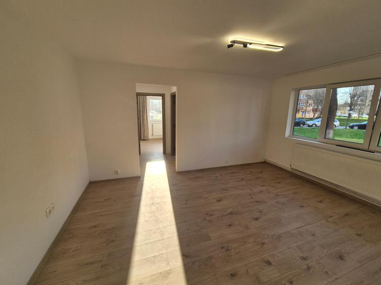 Apartament cu 2 camere semidecomandat în Micro I