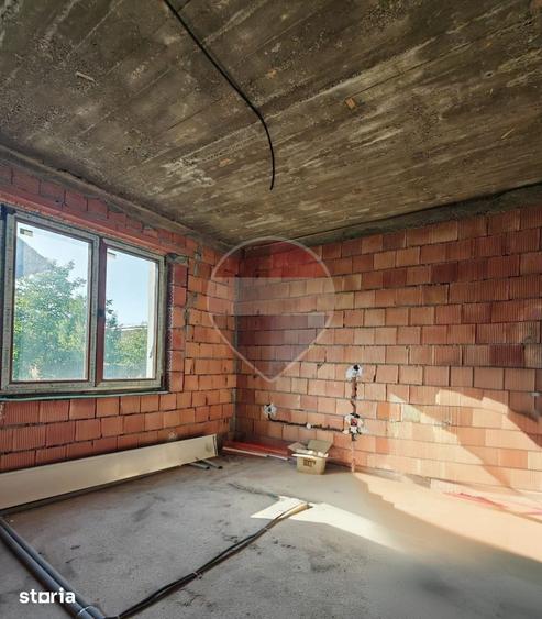 Casă cu 5 camere cu Teren 1912 Mp în Central