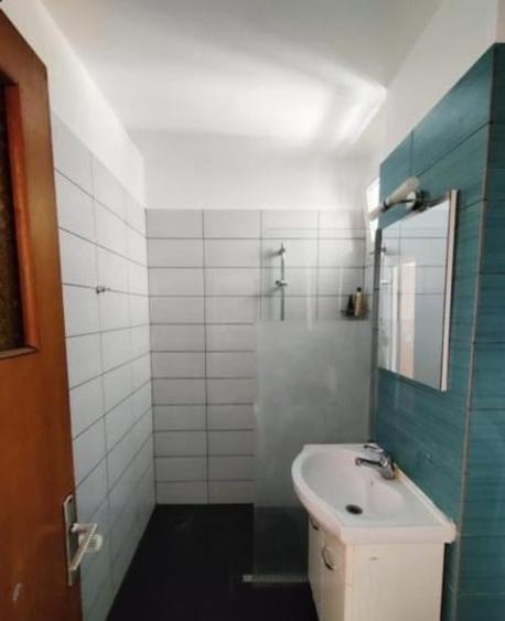 Apartament cu 3 camere decomandat, mobilat în Dristor