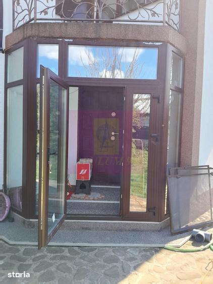 Casă cu 5 camere cu Teren 958 Mp în Central