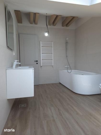 Casă cu 4 camere cu Teren 357 Mp în Central