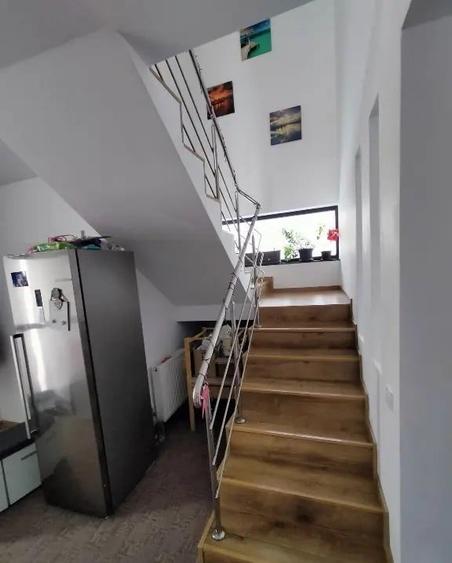 Duplex cu 4 camere cu Canalizare în Popas Păcurari