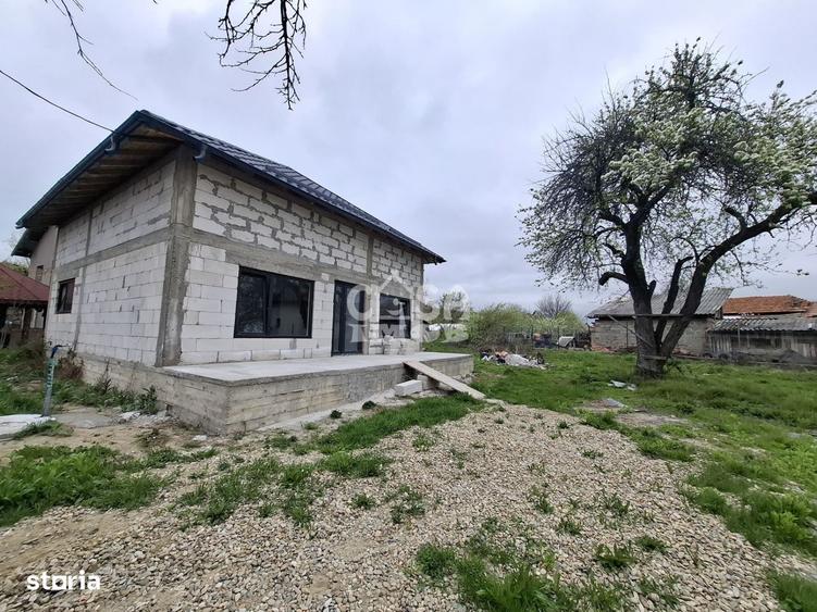 Casă cu 2 camere în Tătărani
