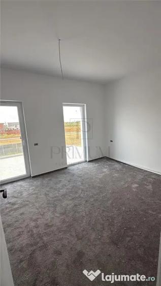 Casă cu 5 camere cu Teren 350 Mp în Moșnița Nouă