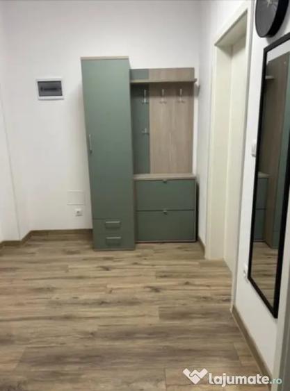 Garsonieră decomandată în Central