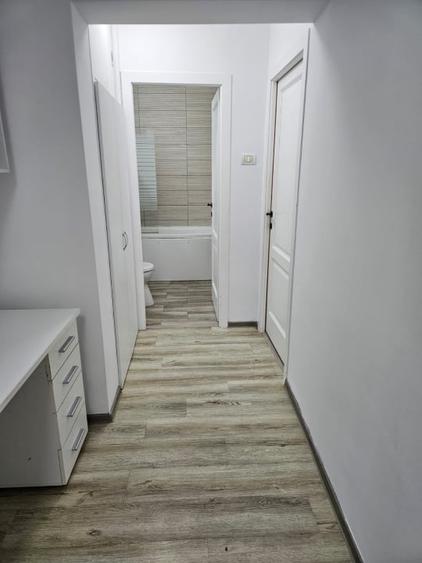 Apartament cu 3 camere decomandat, mobilat în Tomis II