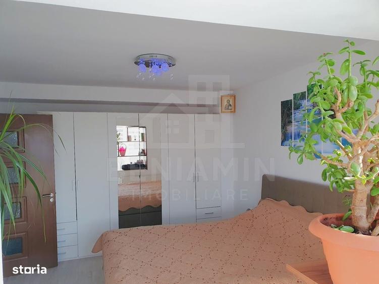 Apartament cu 4 camere decomandat în Noua