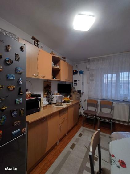 Apartament cu 2 camere decomandat, mobilat în Anda