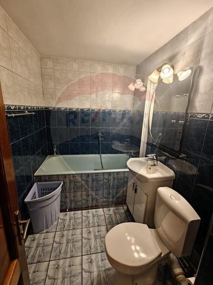 Apartament cu 3 camere decomandat, mobilat în Republicii