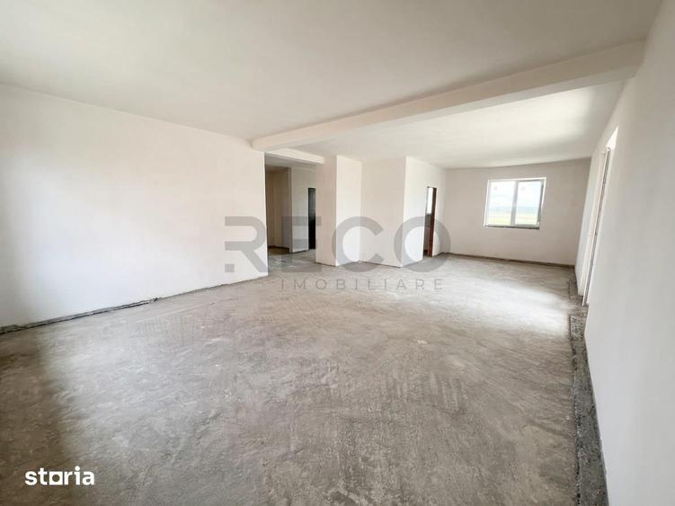 Casă cu 4 camere cu Teren 437 Mp în Sântandrei