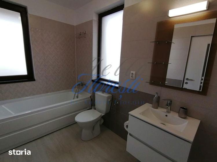 Casă cu 5 camere cu Canalizare în Florești