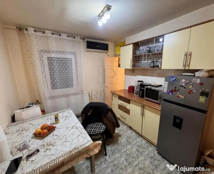 Apartament cu 3 camere decomandat, mobilat în Bucovina