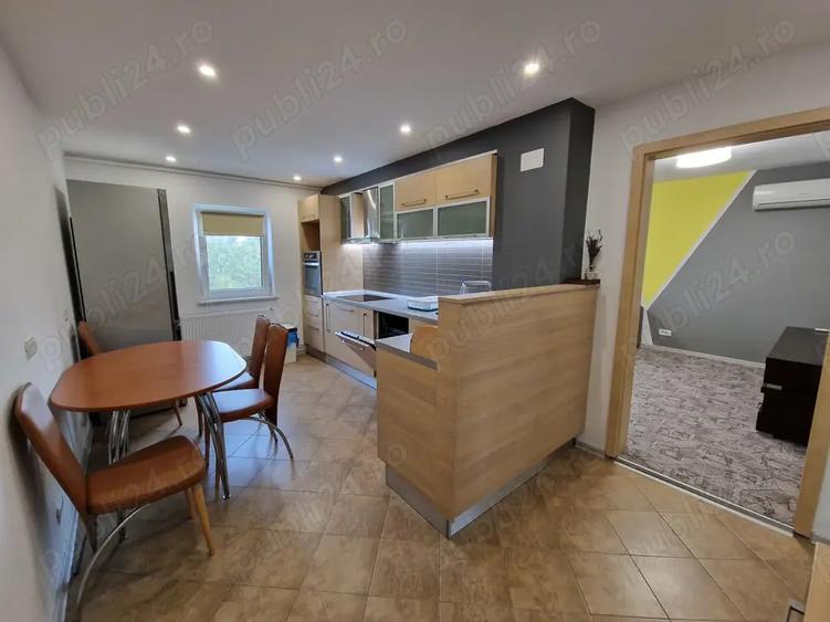 Apartament cu 4 camere decomandat în Bucovina