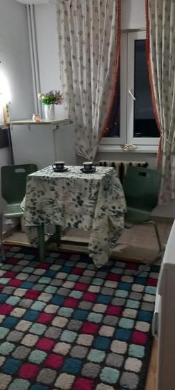 Inchiriez apartament 2 camere B-dul Primaveri - 2
