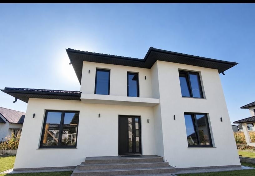 Casă individuală cu 6 camere cu Teren 430 Mp în Exterior Est