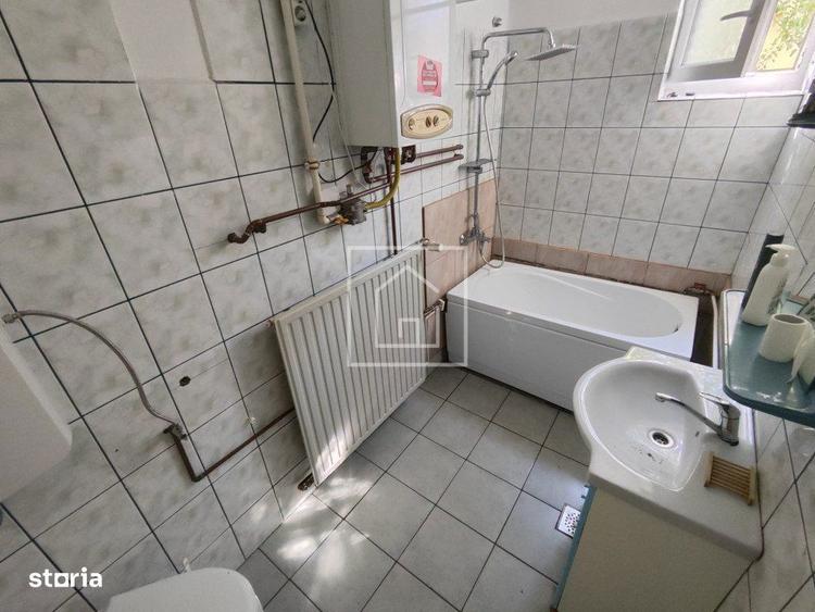 Apartament cu 3 camere decomandat, mobilat în Sub Arini