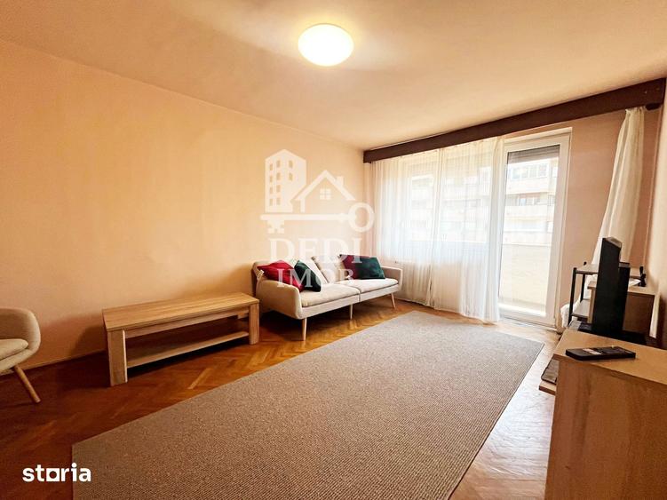 Apartament cu 3 camere decomandat în Central