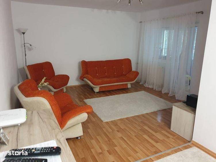 Apartament cu 3 camere decomandat în Conțești