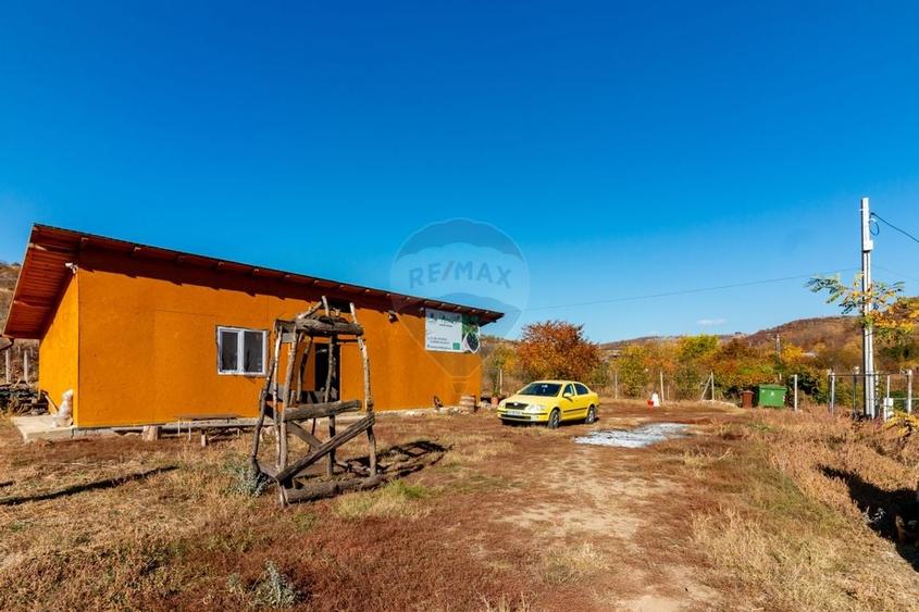 Teren Construcții intravilan de 40300 mp, în Nord