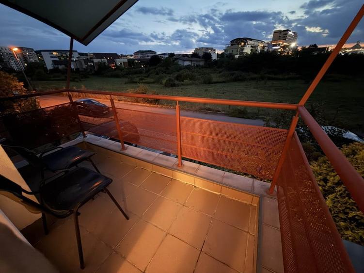 Casă cu 5 camere cu Teren 250 Mp în Central