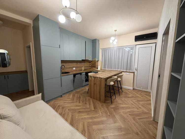 Apartament cu 3 camere decomandat, mobilat în Între Lacuri