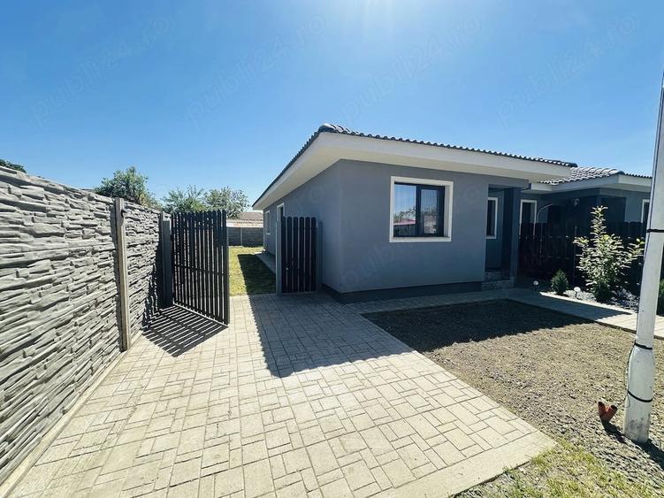 Casă cu Teren 250 Mp în Sânmihaiu Român