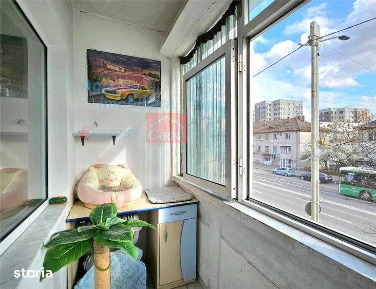 Apartament cu 3 camere decomandat, mobilat în Ultracentral