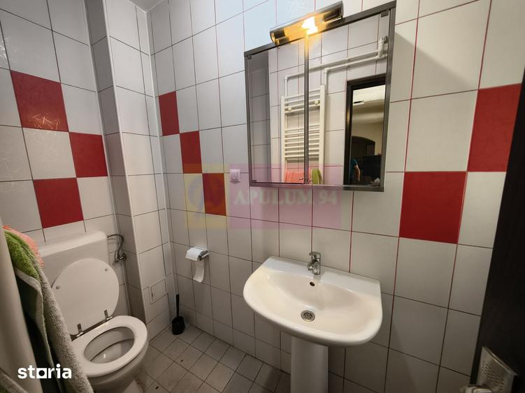 Casă cu 7 camere cu Teren 280 Mp în Rahova