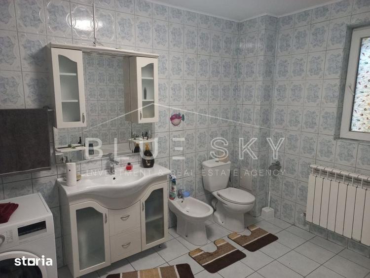 Casă cu 8 camere cu Teren 330 Mp în Eforie