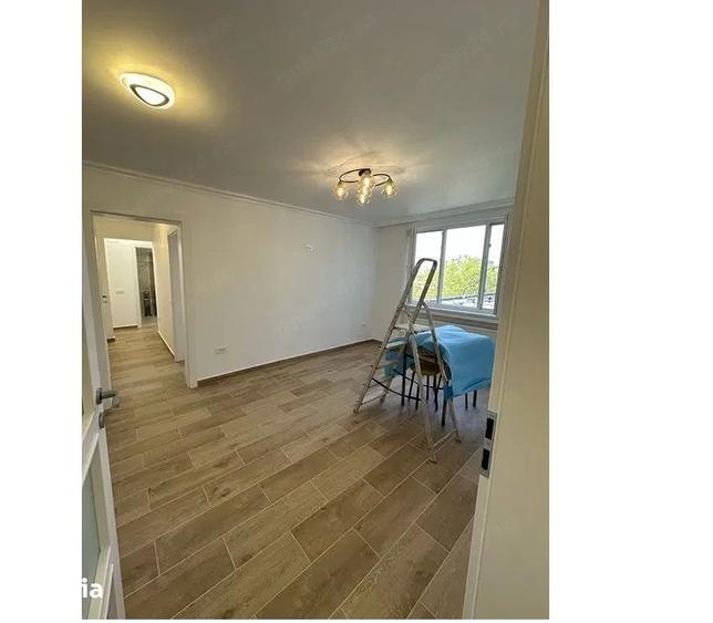 Apartament cu 4 camere semidecomandat în Drumul Taberei