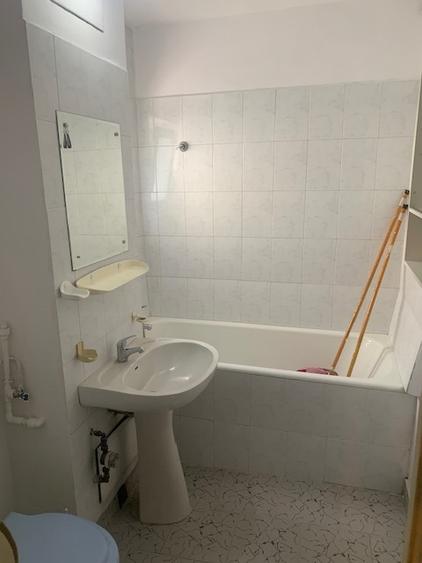 Apartament cu 4 camere decomandat în Lujerului