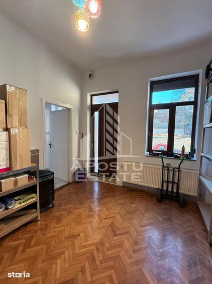 Apartament cu 3 camere semidecomandat în Iosefin