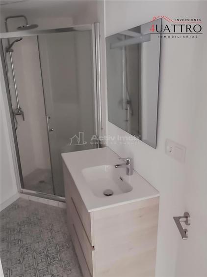 Apartament cu 4 camere decomandat în Central