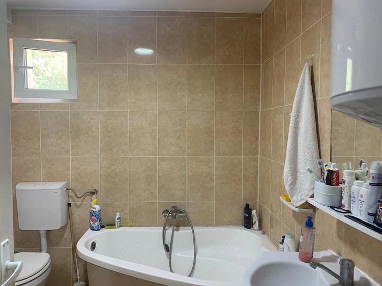 Casă cu 3 camere cu Teren 722 Mp în Surducu Mare
