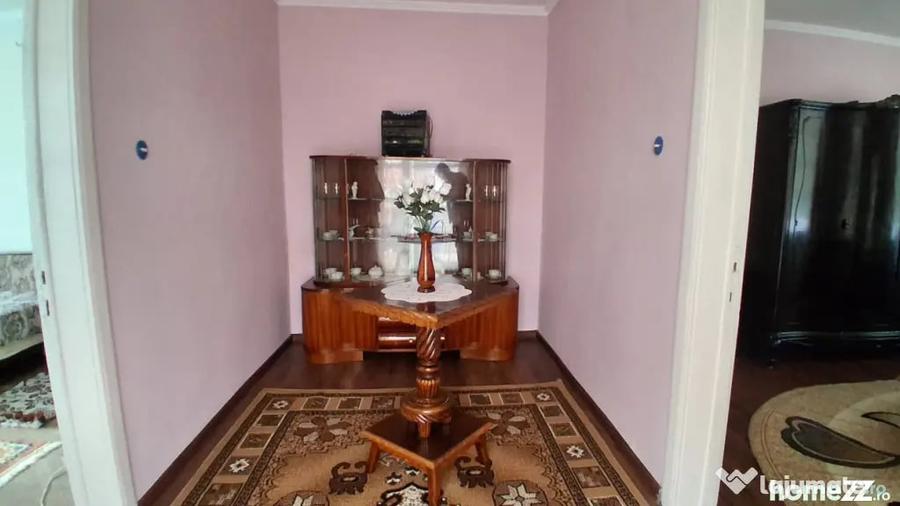 Casă cu 4 camere cu Teren 1600 Mp în Central