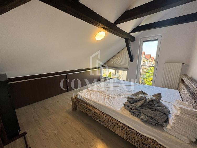 Apartament cu 3 camere semidecomandat, mobilat în Bună Ziua