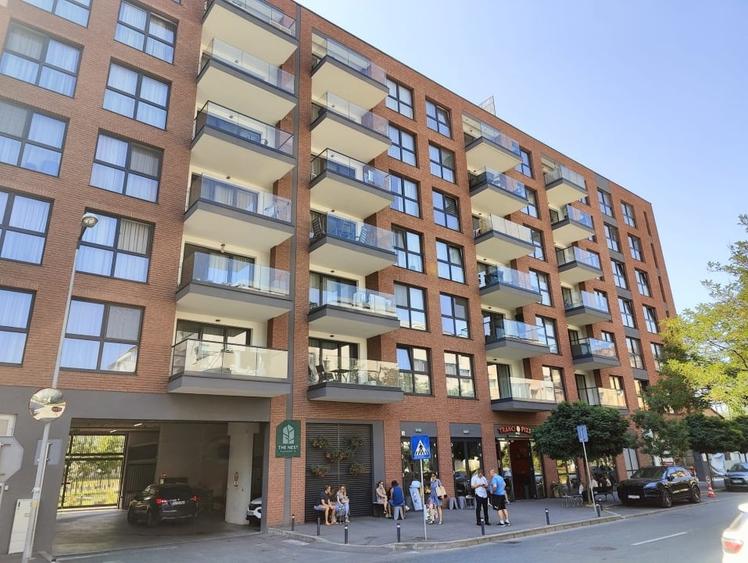 Apartament cu 2 camere semidecomandat, mobilat în Mărăști