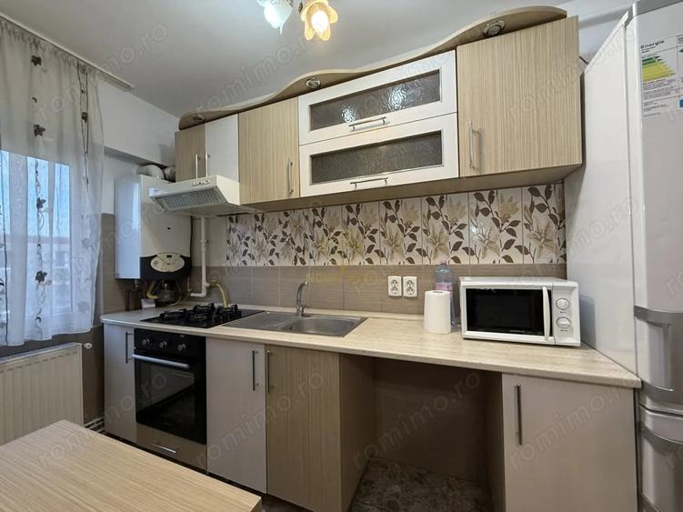 Apartament cu 2 camere decomandat în Micro 16