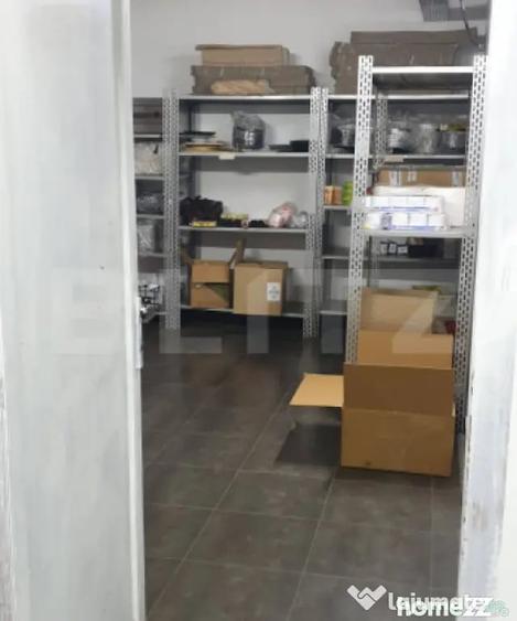 Apartament cu 7 camere decomandat în P-ța Victoriei