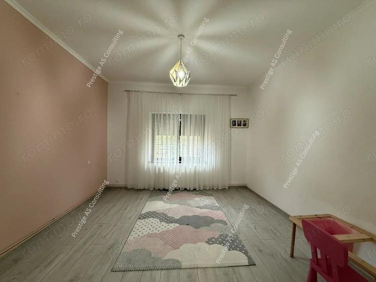Casă cu 4 camere cu Teren 250 Mp în Girocului