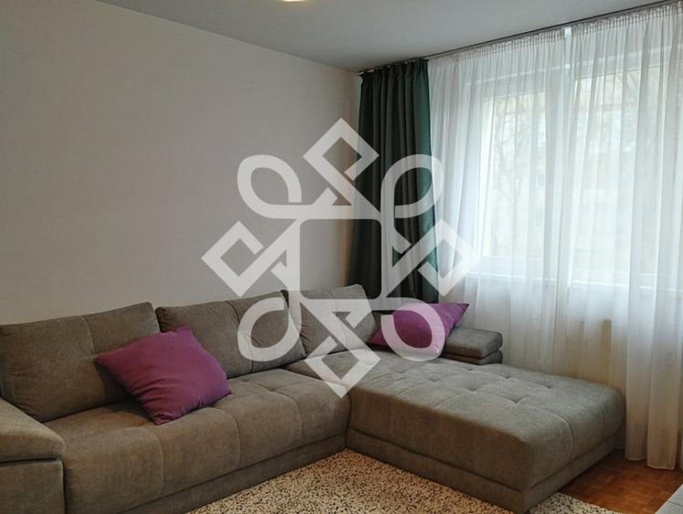 Apartament cu 3 camere semidecomandat în Rogerius