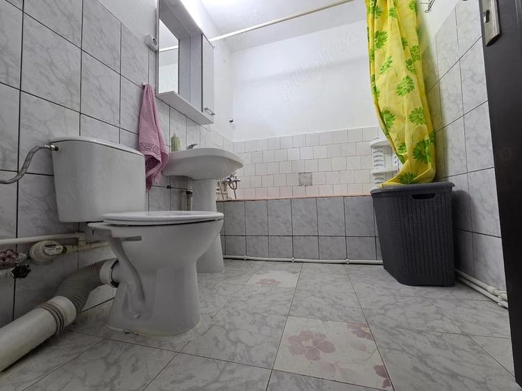 Apartament cu 3 camere decomandat în E3