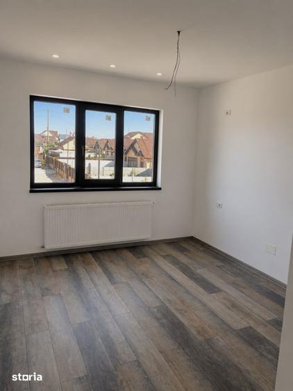 Casă cu 5 camere cu Teren 580 Mp în Malu Mare