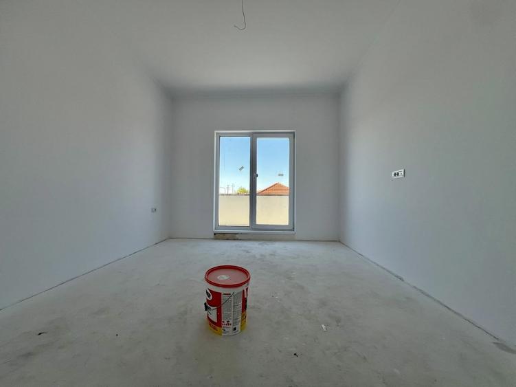 Casă cu 4 camere cu Teren 316 Mp în Săcălaz